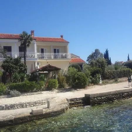 Andri Apartman